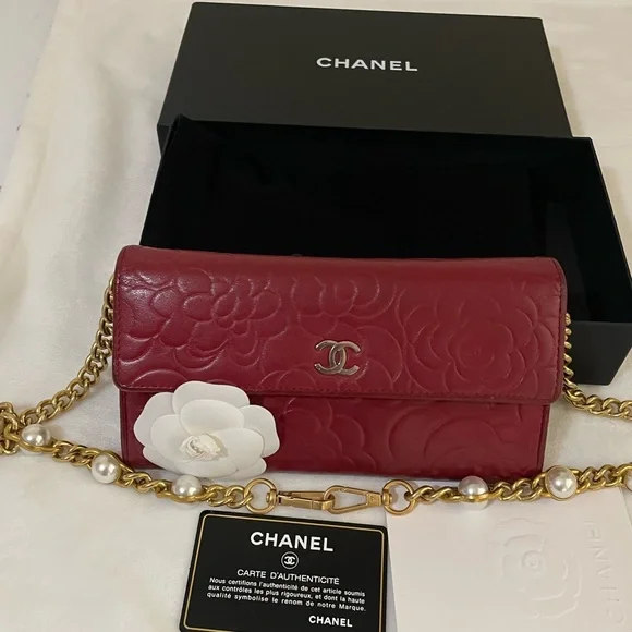 Chanel Lambskin Camellia Embossed wallet - Picture 10 of 16